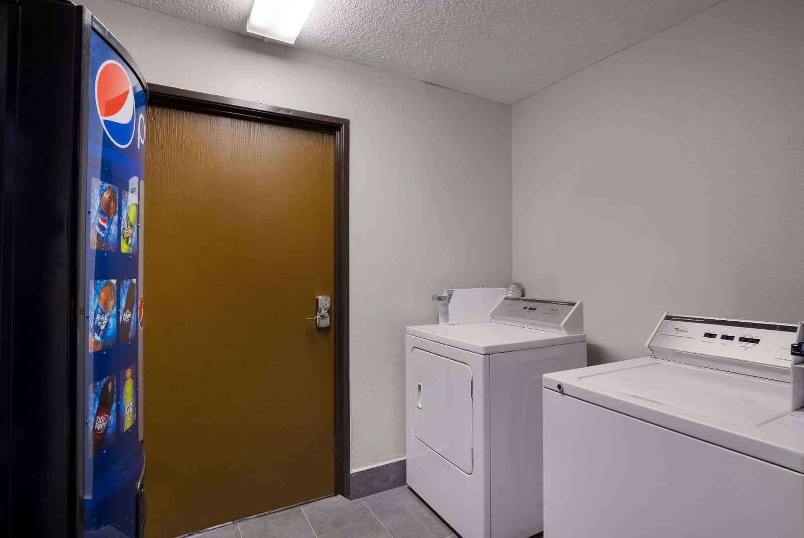 Quality Inn Hall of Fame Main image 2